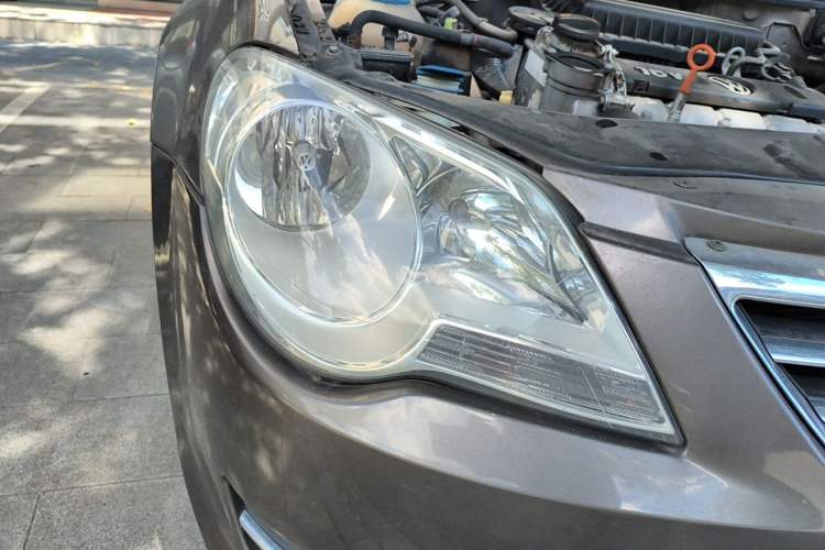 Used Volkswagen Bora 2012 1.6L Automatic Fashion Edition Right Front Headlight