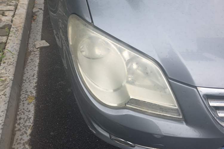 Used Volkswagen Bora 2012 1.6L Automatic Fashion Edition Right Front Headlight