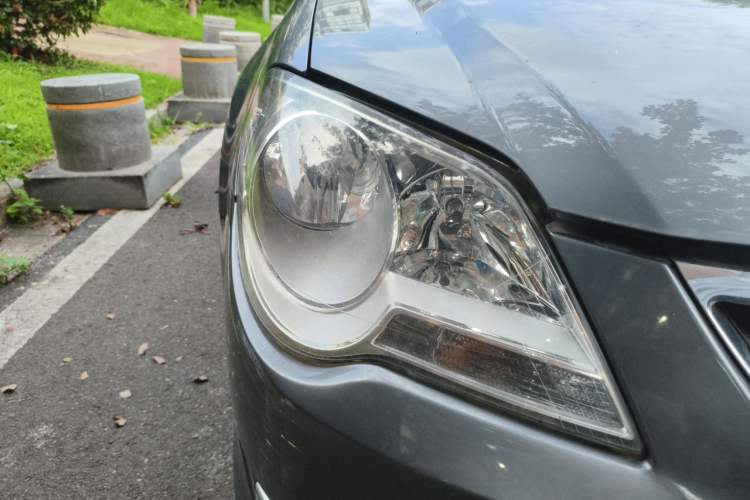 Used Volkswagen Bora 2012 1.6L Automatic Fashion Value Edition Right Front Headlight