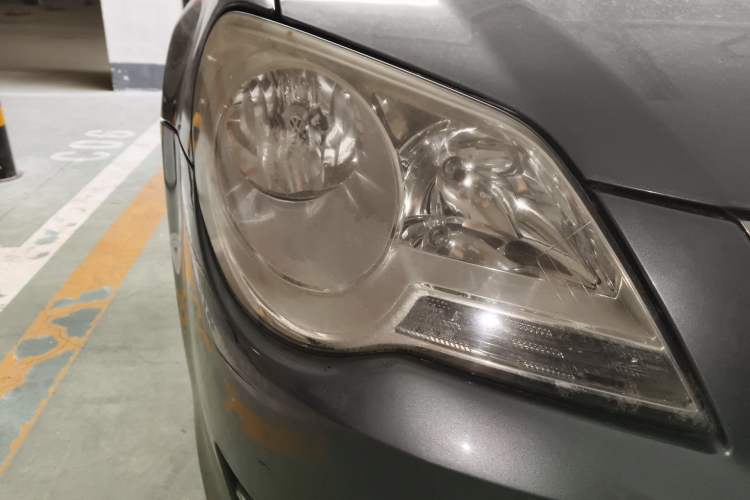 Used Volkswagen Bora 2012 1.6L Automatic Fashion Edition Right Front Headlight