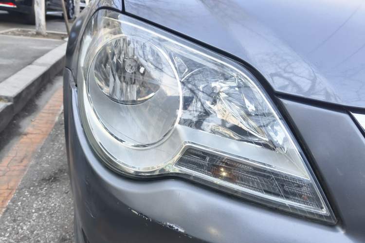 Used Volkswagen Bora 2012 1.6L Manual Fashion Edition Right Front Headlight
