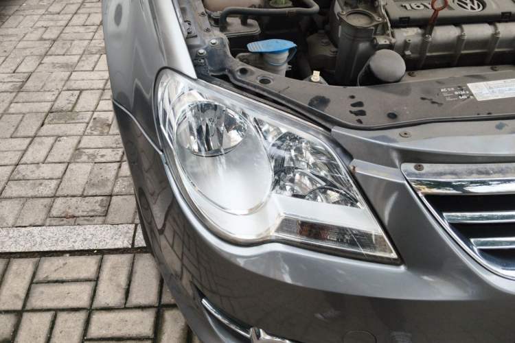 Used Volkswagen Bora 2012 1.6L Automatic Fashion Edition Right Front Headlight