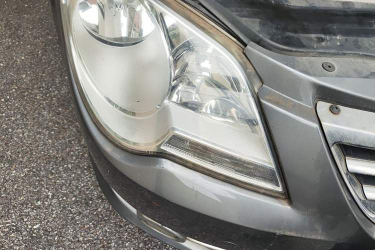 Used Volkswagen Bora 2012 1.6L Manual Fashion Edition Right Front Headlight