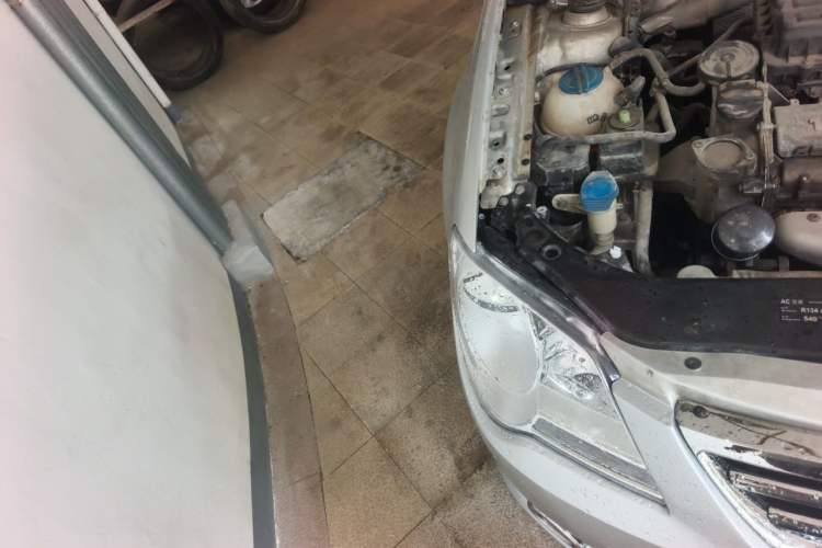Used Volkswagen Bora 2012 1.6L Automatic Comfortable Value Edition Right Front Headlight