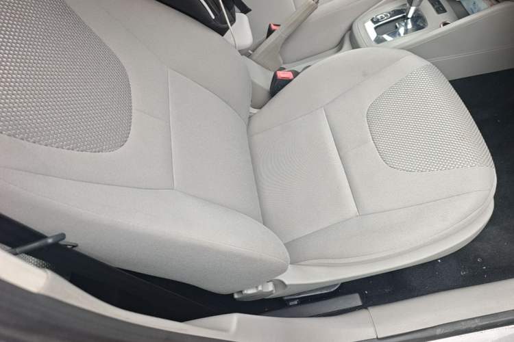 Used Volkswagen Bora 2012 1.6L Automatic Fashion Edition Right Front Seat