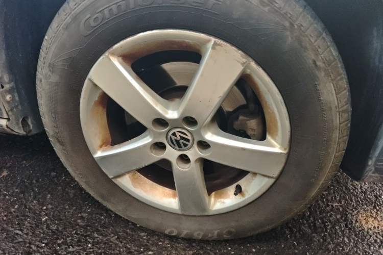 Used Volkswagen Bora 2012 1.6L Automatic Fashion Edition Right Front Wheel Hub