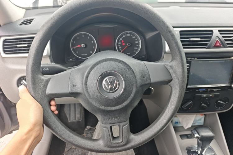 Used Volkswagen Bora 2012 1.6L Automatic Fashion Edition Steering Wheel