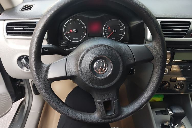 Used Volkswagen Bora 2012 1.6L Automatic Fashion Edition Steering Wheel