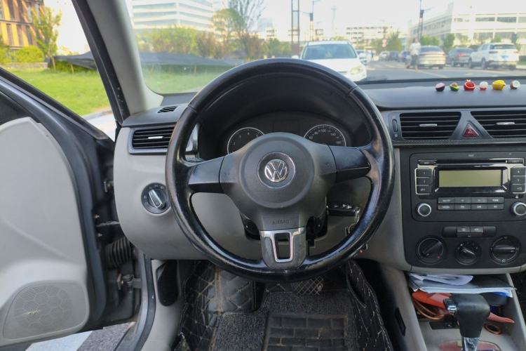 Used Volkswagen Bora 2012 1.6L Automatic Comfort Edition Steering Wheel