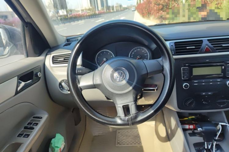 Used Volkswagen Bora 2012 1.6L Automatic Fashion Edition Steering Wheel