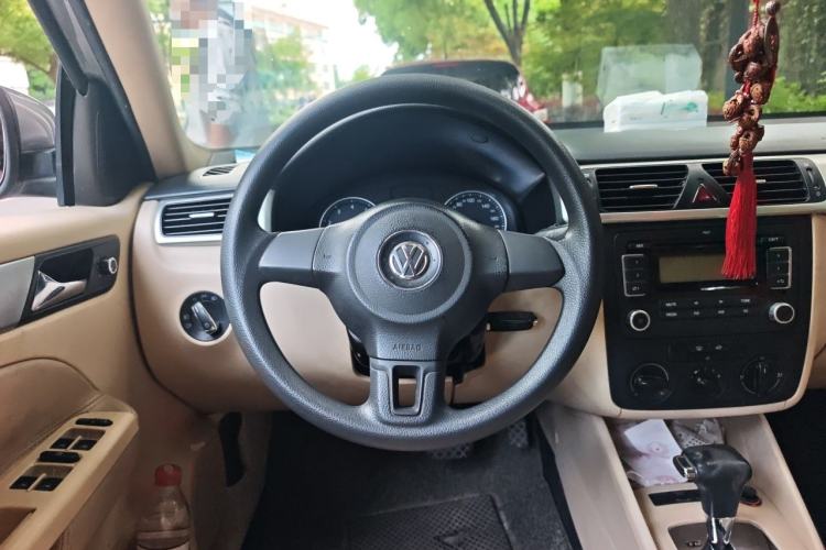 Used Volkswagen Bora 2012 1.6L Automatic Fashion Edition Steering Wheel