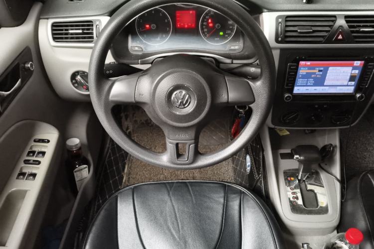 Used Volkswagen Bora 2012 1.6L Automatic Fashion Edition Steering Wheel