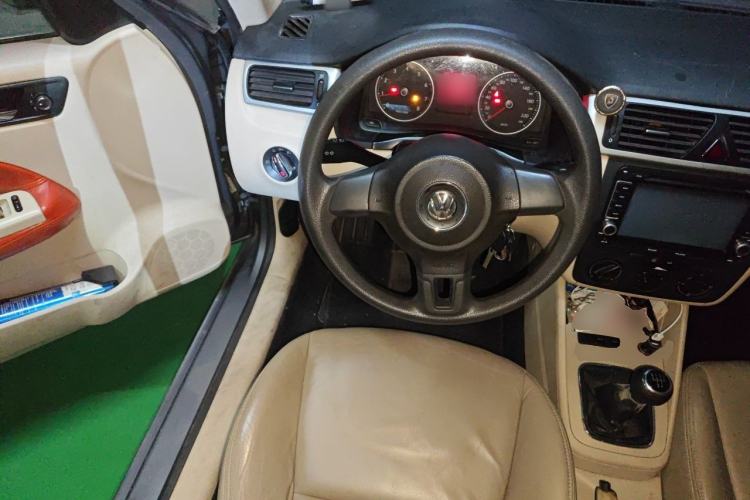 Used Volkswagen Bora 2012 1.6L Manual Fashion Edition Steering Wheel