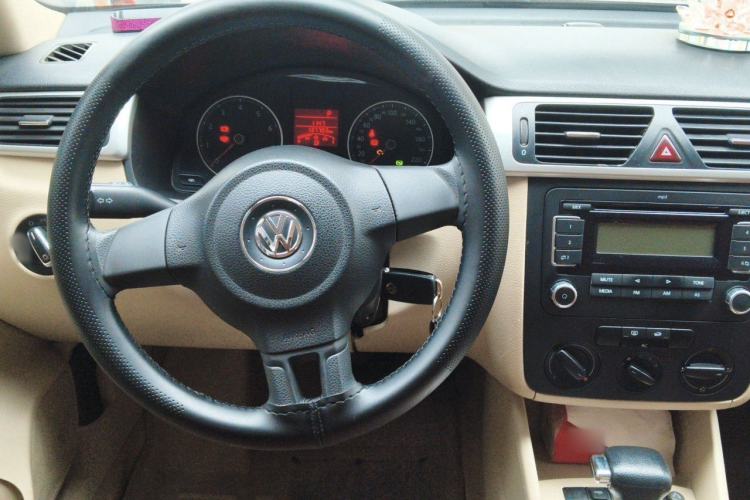Used Volkswagen Bora 2012 1.6L Automatic Fashion Edition Steering Wheel