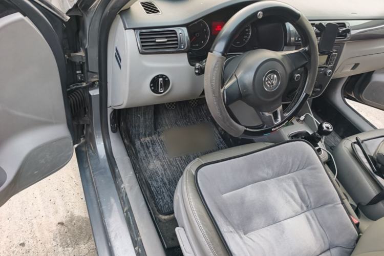 Used Volkswagen Bora 2012 1.6L Manual Comfort Model Steering Wheel