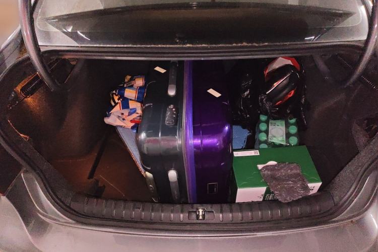 Used Volkswagen Bora 2012 1.6L Manual Fashion Edition Trunk