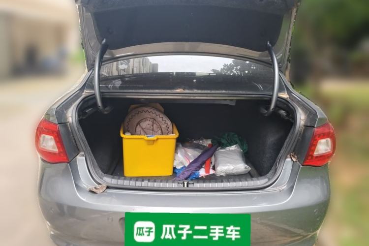 Used Volkswagen Bora 2012 1.6L Automatic Fashion Edition Trunk