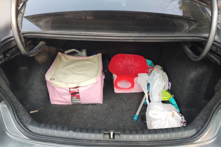 Used Volkswagen Bora 2012 1.6L Automatic Fashion Edition Trunk
