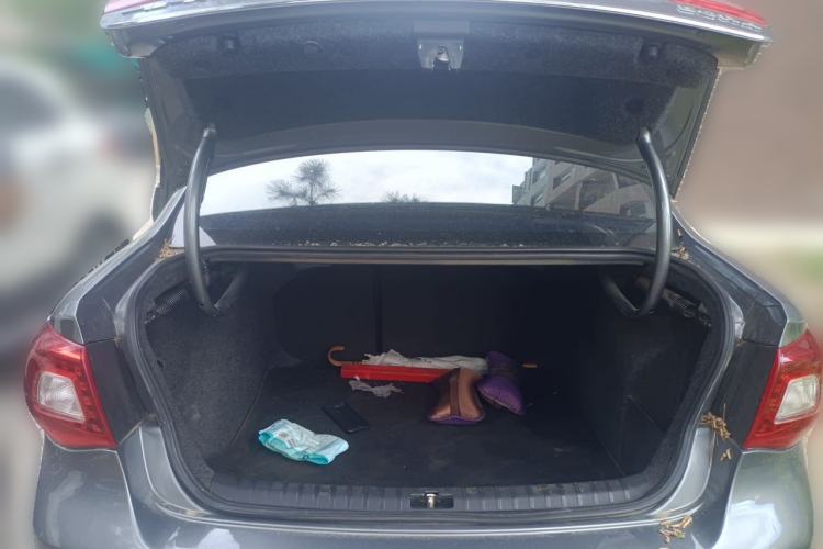 Used Volkswagen Bora 2012 1.6L Automatic Comfort Edition Trunk