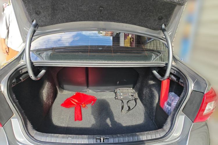 Used Volkswagen Bora 2012 1.6L Automatic Comfort Edition Trunk