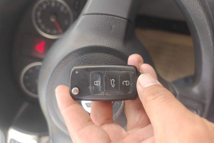 Used Volkswagen Bora 2012 1.6L Manual Fashion Edition Vehicle Key