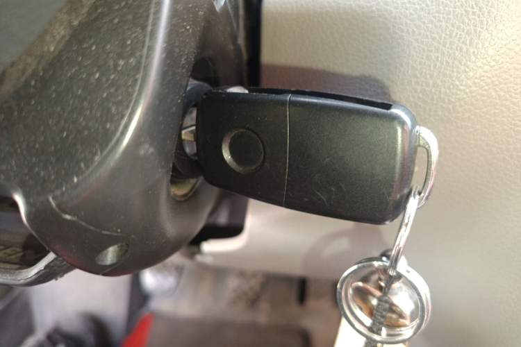 Used Volkswagen Bora 2012 1.6L Manual Fashion Edition Vehicle Key