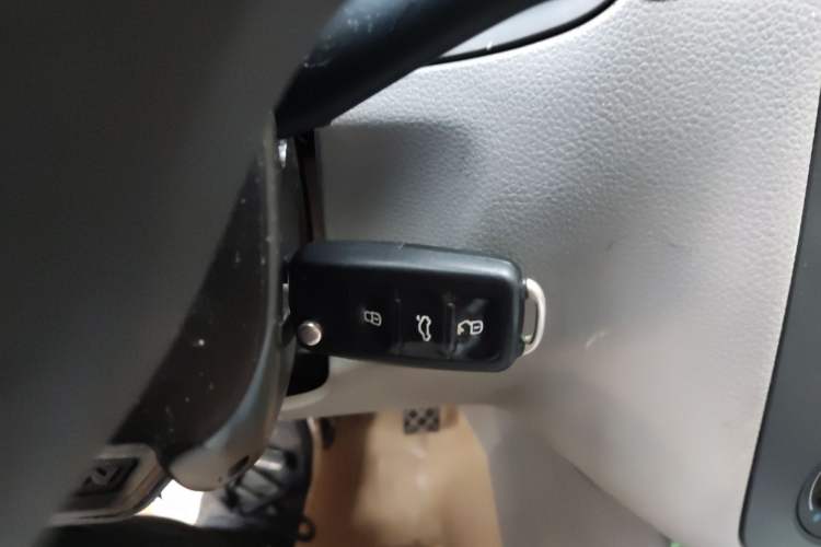 Used Volkswagen Bora 2012 1.6L Automatic Fashion Edition Vehicle Key