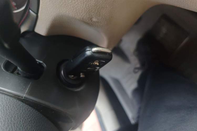 Used Volkswagen Bora 2012 1.6L Manual Fashion Edition Vehicle Key