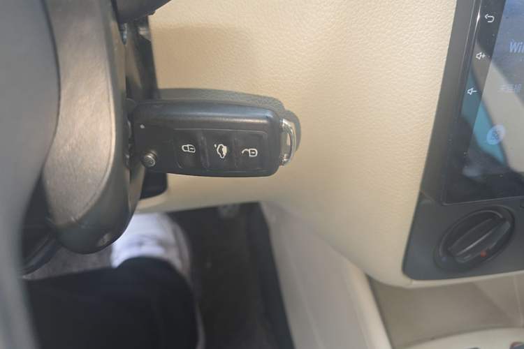 Used Volkswagen Bora 2012 1.6L Automatic Fashion Edition Vehicle Key