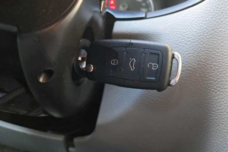 Used Volkswagen Bora 2012 1.6L Automatic Comfort Edition Vehicle Key