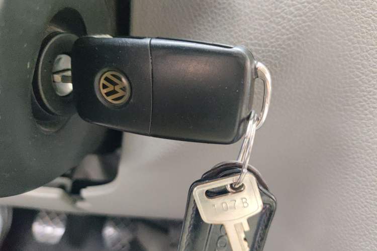 Used Volkswagen Bora 2012 1.6L Manual Fashion Edition Vehicle Key