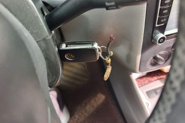Used Volkswagen Bora 2012 1.6L Manual Fashion Edition Vehicle Key