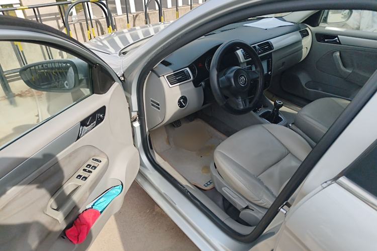 Used Volkswagen Bora 2012 1.6L Manual Fashion Edition Driver Seat