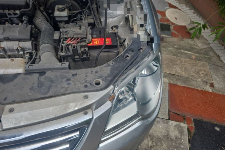 Used Volkswagen Bora 2012 1.6L Manual Fashion Edition Engine Bay Left