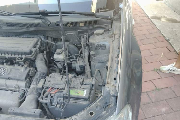 Used Volkswagen Bora 2012 1.6L Automatic Fashion Value Edition Engine Bay Left