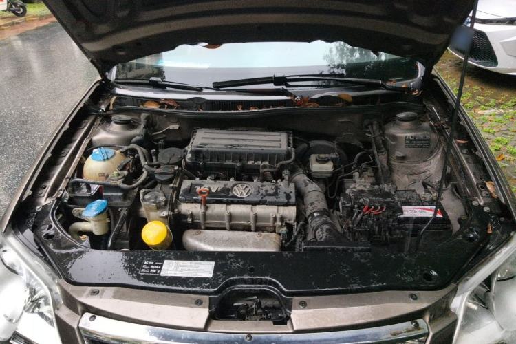 Used Volkswagen Bora 2012 1.6L Automatic Fashion Edition Engine Bay