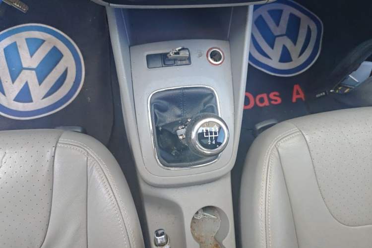 Used Volkswagen Bora 2012 1.6L Manual Comfort Model Gear Lever
