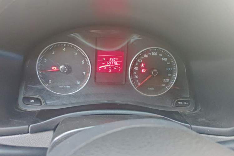 Used Volkswagen Bora 2012 1.6L Manual Comfort Model Instrument Cluster