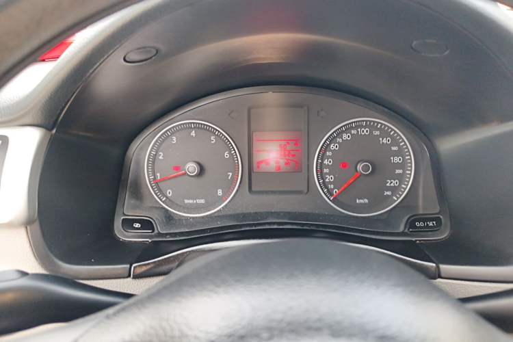 Used Volkswagen Bora 2012 1.6L Manual Fashion Edition Instrument Cluster