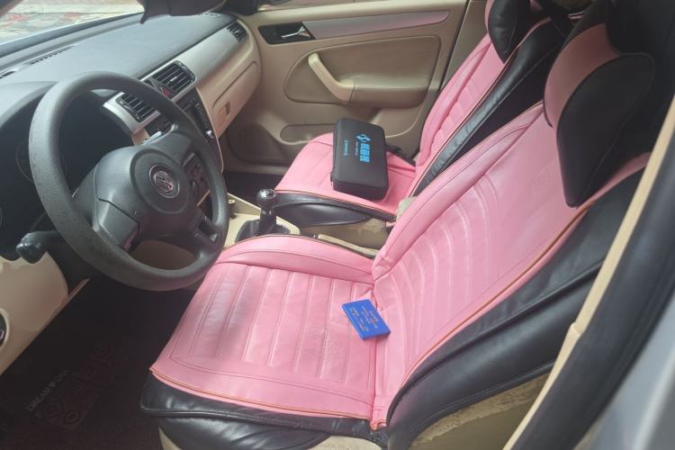 Used Volkswagen Bora 2012 1.6L Manual Fashion Edition Left Front Seat
