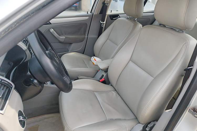 Used Volkswagen Bora 2012 1.6L Manual Fashion Edition Left Front Seat