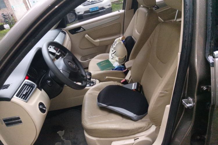 Used Volkswagen Bora 2012 1.6L Automatic Fashion Edition Left Front Seat