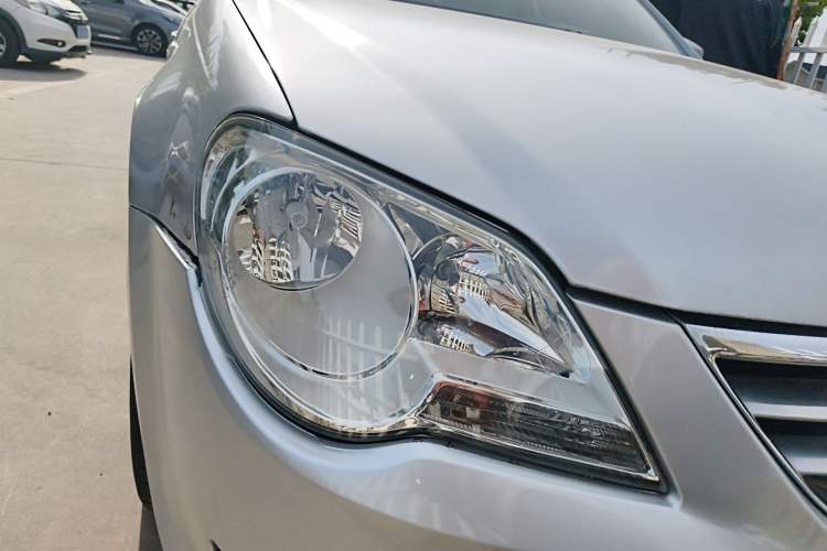 Used Volkswagen Bora 2012 1.6L Manual Fashion Edition Right Front Headlight