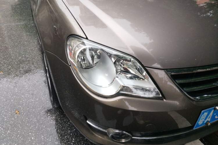 Used Volkswagen Bora 2012 1.6L Automatic Fashion Edition Right Front Headlight