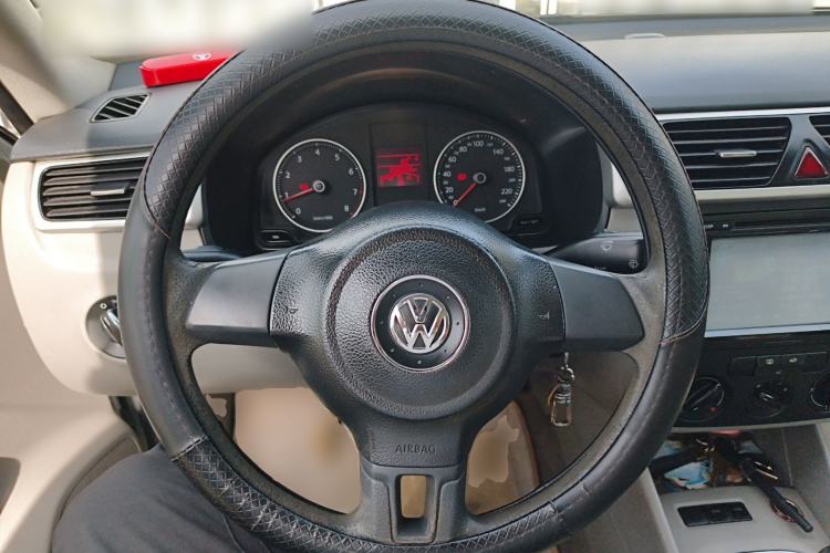 Used Volkswagen Bora 2012 1.6L Manual Fashion Edition Steering Wheel