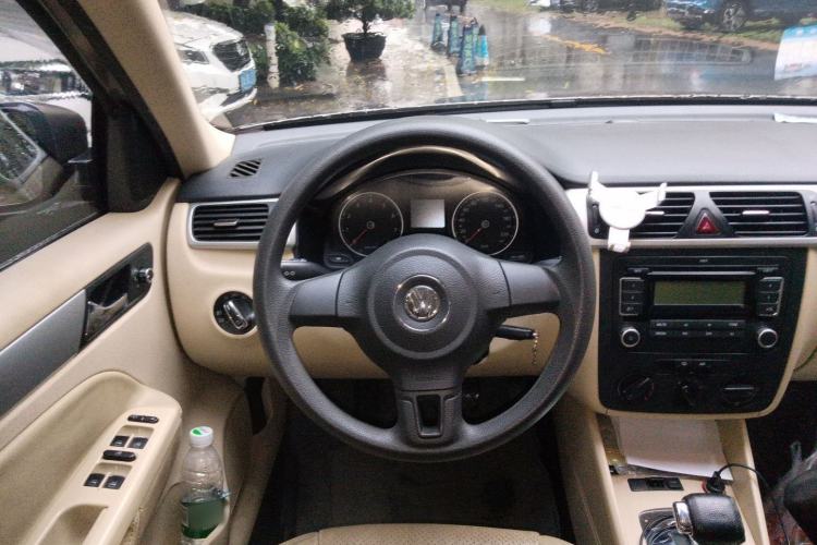 Used Volkswagen Bora 2012 1.6L Automatic Fashion Edition Steering Wheel
