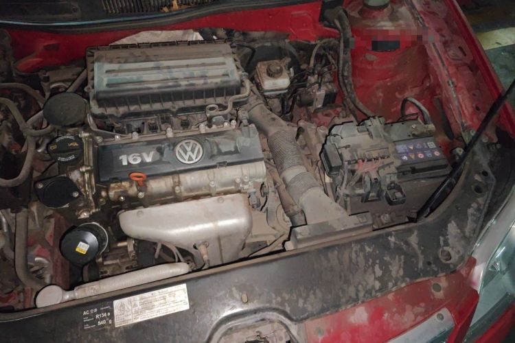 Used Volkswagen Bora 2012 1.6L Automatic Fashion Edition Engine Bay Left