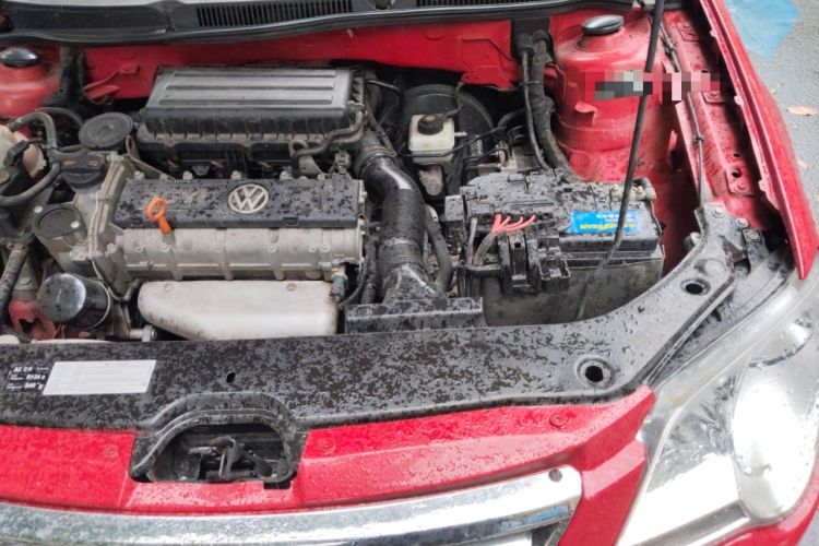 Used Volkswagen Bora 2012 1.6L Automatic Fashion Edition Engine Bay Left