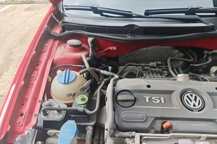 Used Volkswagen Bora 2012 1.4T Automatic Luxury Version Engine Bay Right