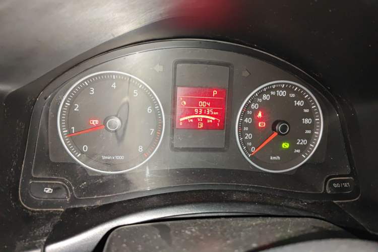 Used Volkswagen Bora 2012 1.6L Automatic Fashion Edition Odometer Close Up